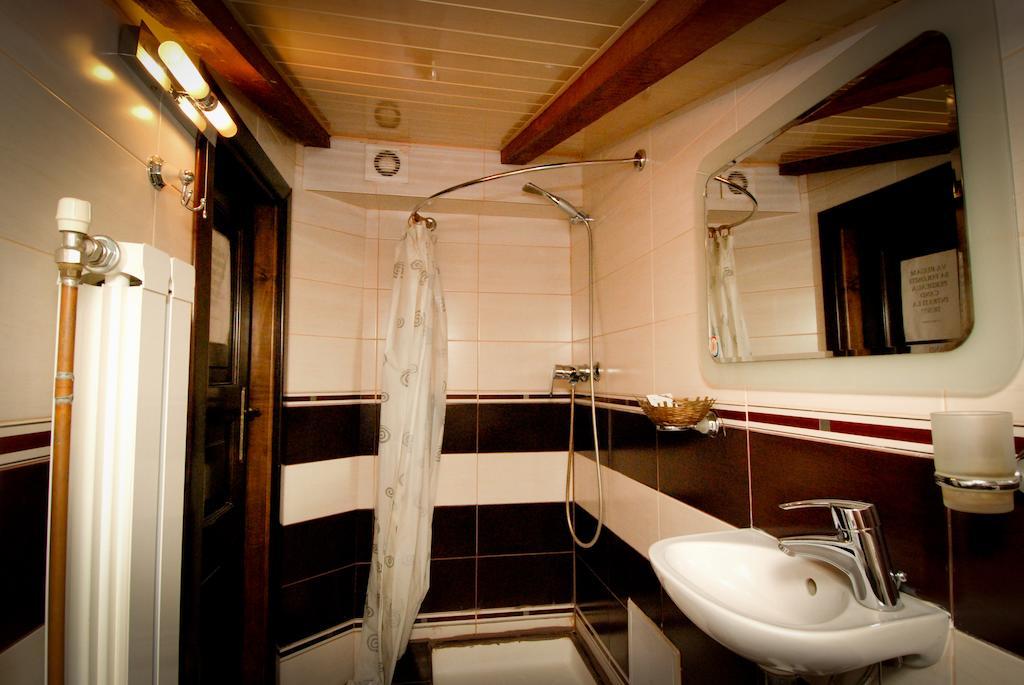 Hotel Zara Roman Quarto foto